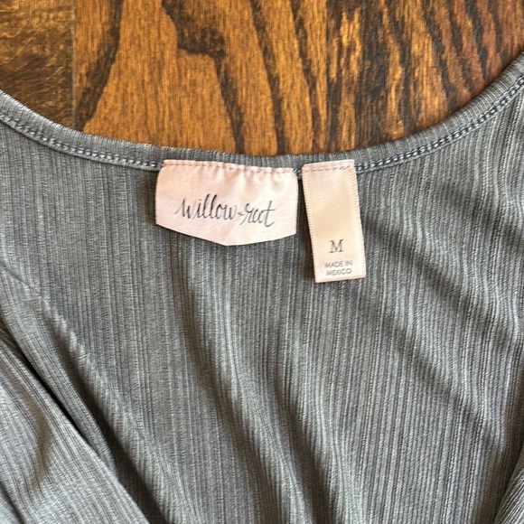 Elegant Gray Bodysuit - Picture 3 of 4